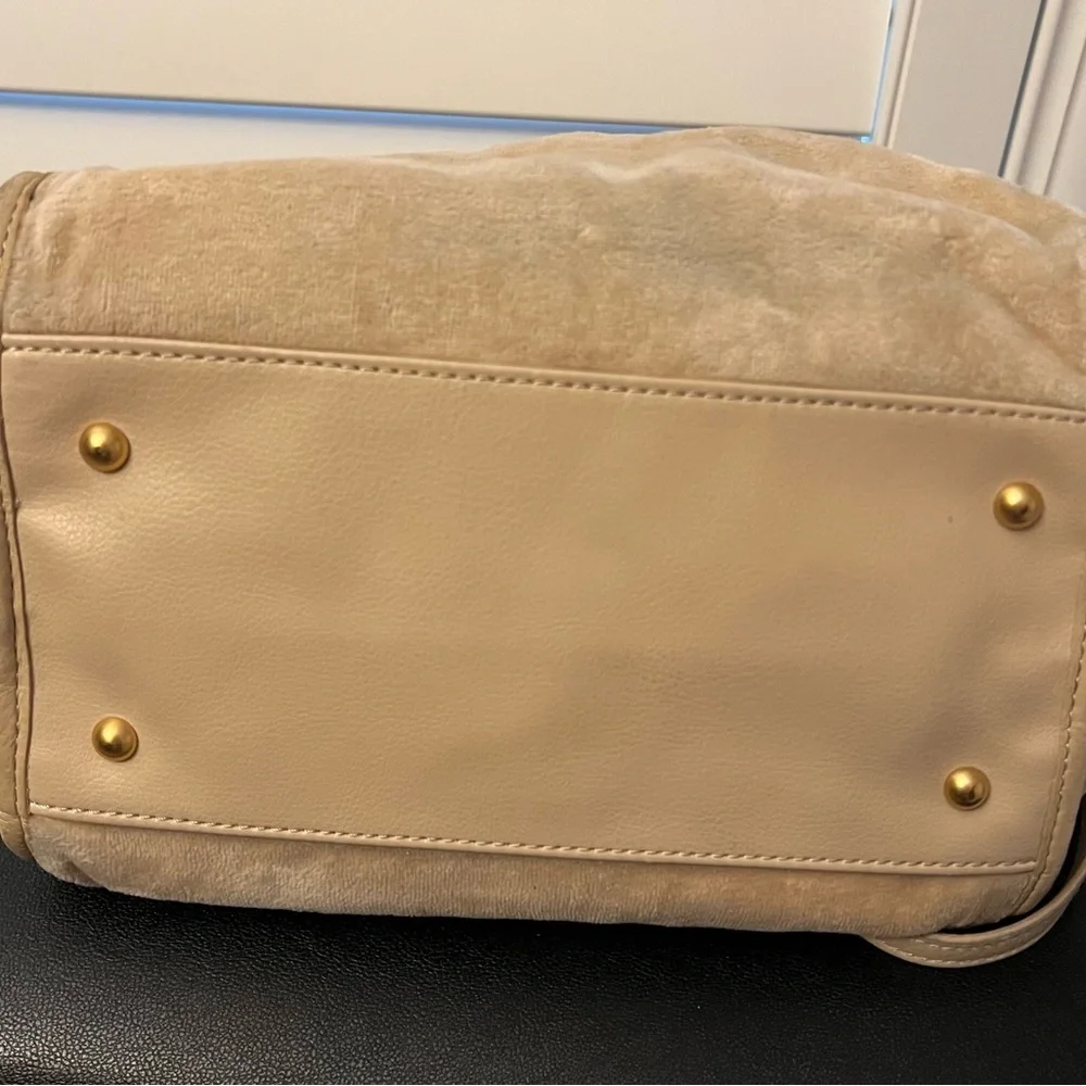 Juicy Couture velvet handbag preloved. - Picture 4 of 12